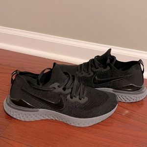 Nike Epic React Flyknit 2